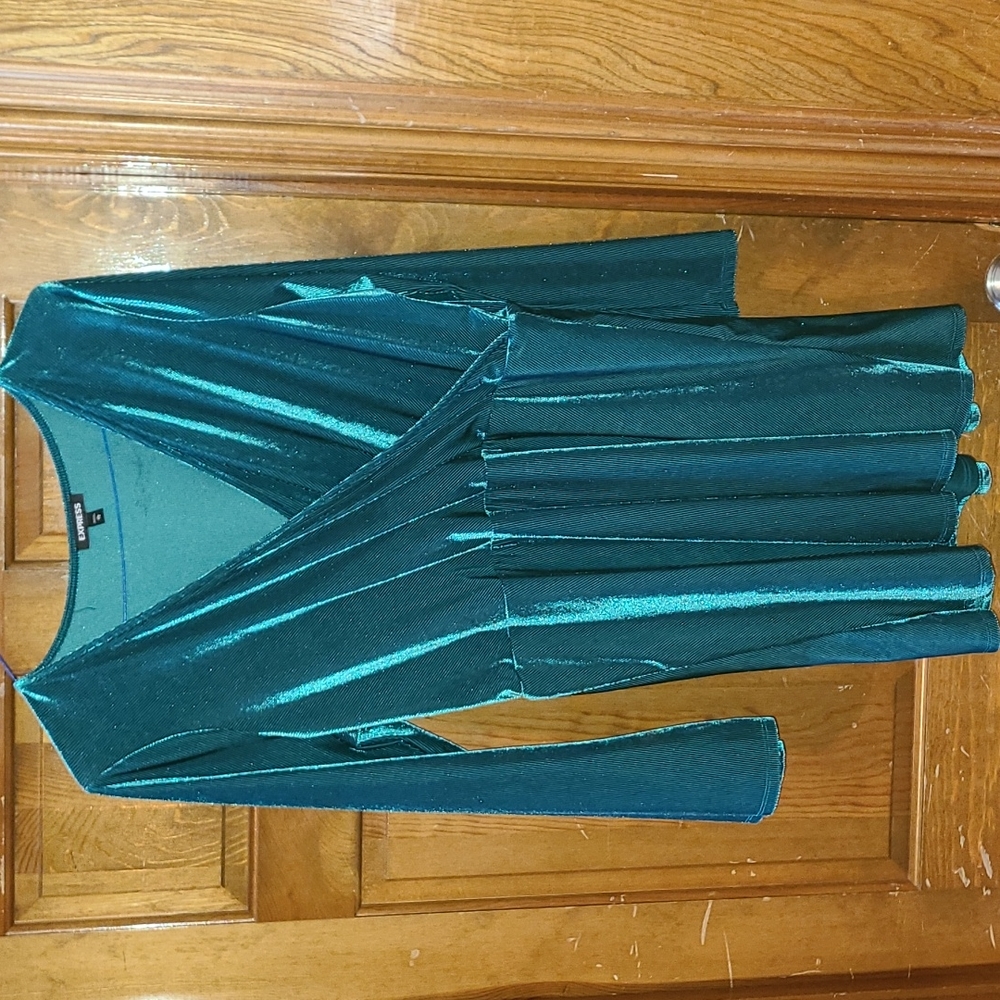 Like New Sexy and Comfortable Teal V-neck Faux Wrap Fit n Flare Express Dress